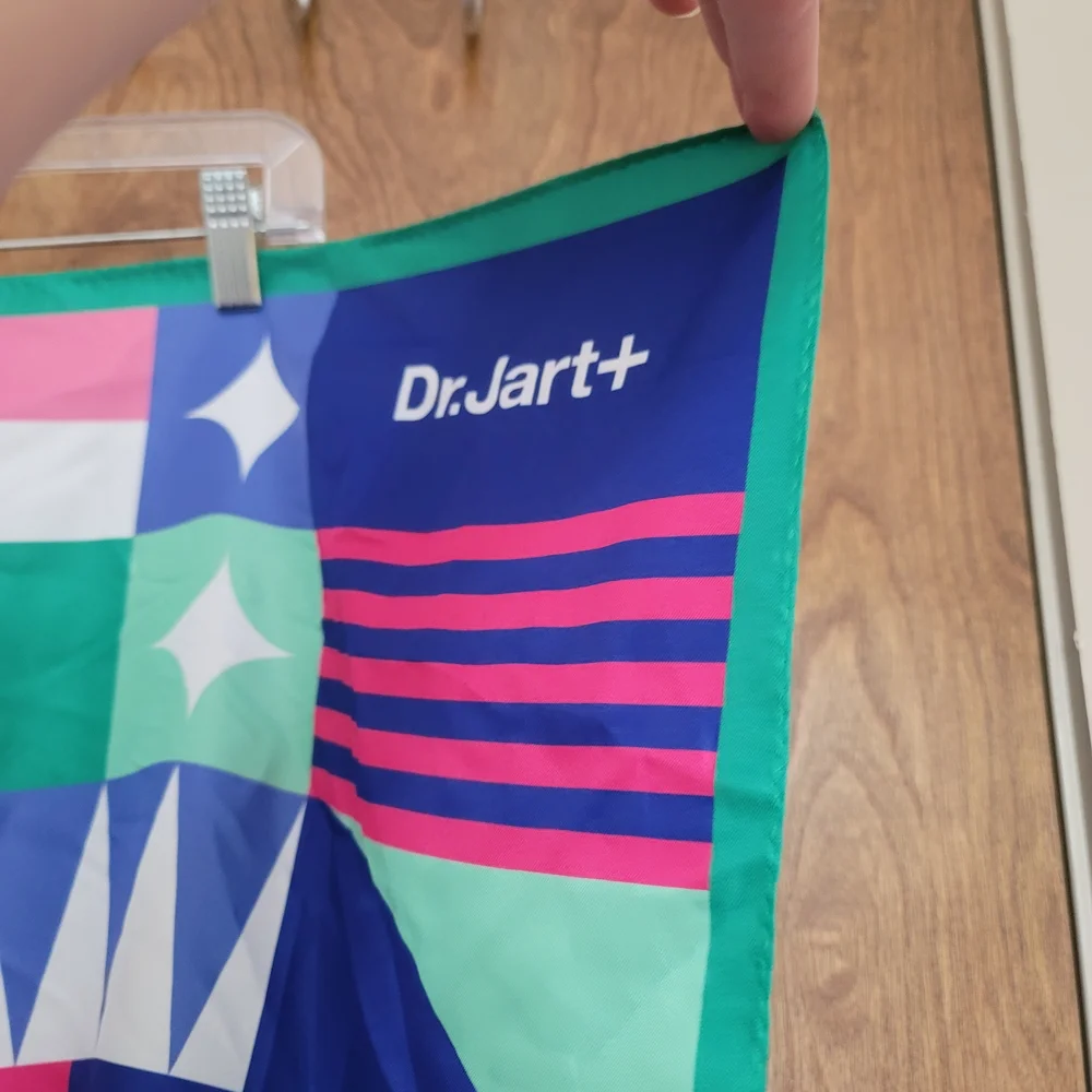Dr Jart vibrant scarf